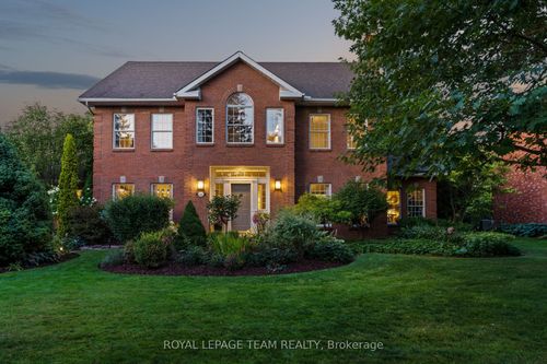 5557 Pettapiece Cres, Manotick, ON, K4M1C5 | Card Image