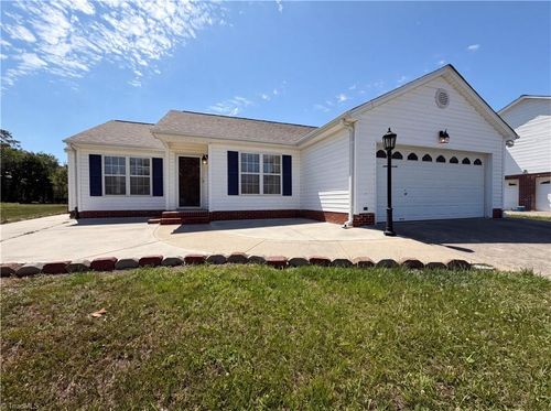 4528 Lasley Dr, Winston Salem, NC, 27105-3117 | Card Image