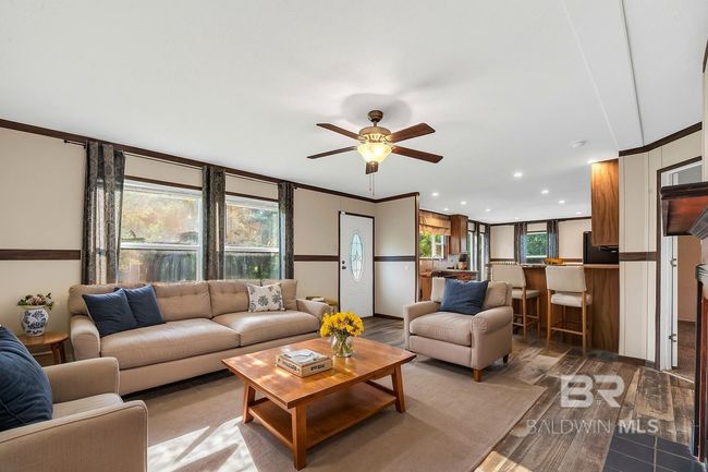 Living Room | Image 11