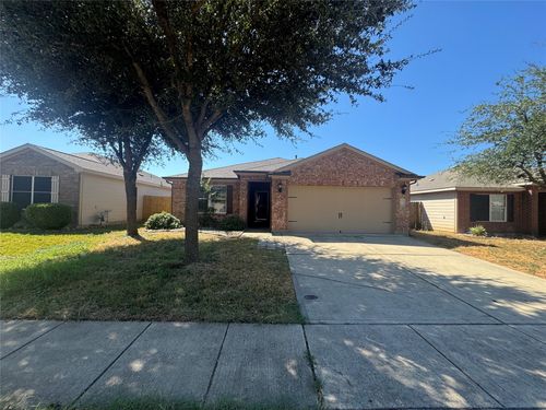 601 Hidden Dale Dr, Fort Worth, TX, 76140-7525 | Card Image