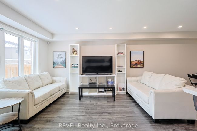 196 Heron St, House attached with 3 bedrooms, 3 bathrooms and 2 parking in Welland ON | Image 11