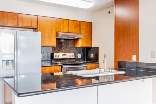 apt-1802-215 King St, Honolulu, HI, 96817-6708 | Card Image