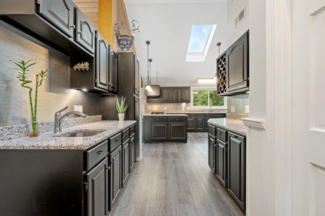 82 Central Tpke, House other with 4 bedrooms, 3 bathrooms and 10 parking in Sutton MA | Image 15