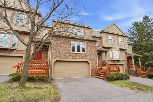 4165 Breckenridge Dr, West Bloomfield, MI, 48322-4426 | Card Image