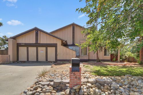 5569 Haggin Oaks Ave, Livermore, CA, 94551-5622 | Card Image