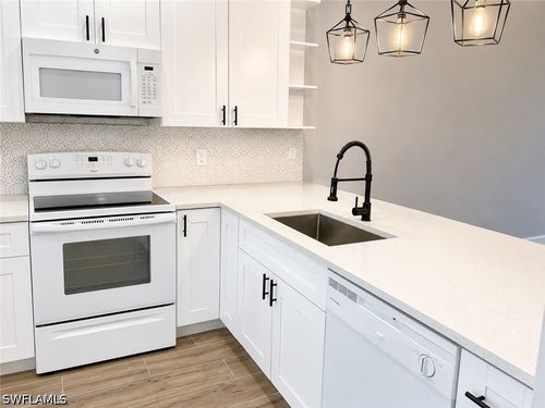 3008-4100 Looking Glass Ln, NAPLES, FL, 34112-1200 | Card Image