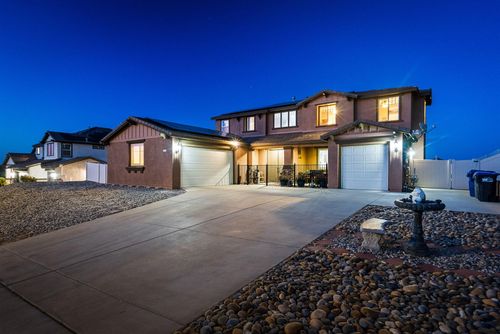 41648 Retsina St, Palmdale, CA, 93551-1665 | Card Image