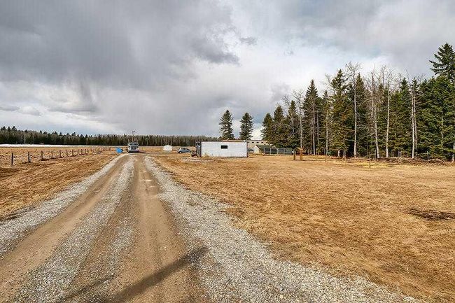 33122 Range Road 50, Home with 4 bedrooms, 2 bathrooms and null parking in Sundre AB | Image 4