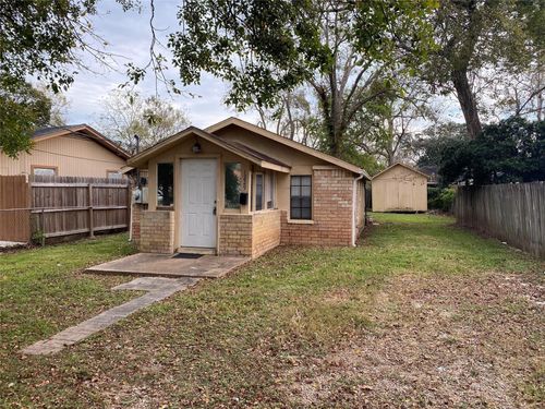 1229 E Kyle Rd, Clute, TX, 77531-3313 | Card Image