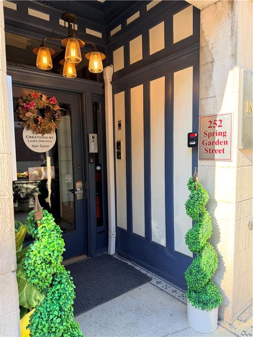 2a-252 Spring Garden St, Easton, PA, 18042-3657 | Card Image