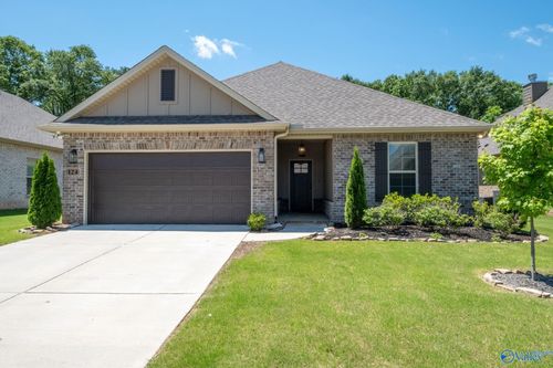 124 Midpark Dr, Meridianville, AL, 35759-1731 | Card Image