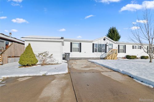 9740 Hathaway Dr, Northville, MI, 48167-8648 | Card Image