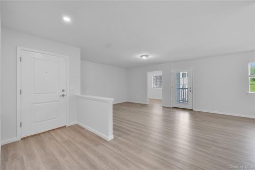 324-206 Golf Links Rd, Middletown, NY, 10940-3587 | Card Image