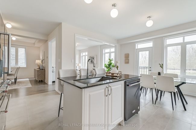 799 Apple Terr, House other with 5 bedrooms, 4 bathrooms and 2 parking in Milton ON | Image 15