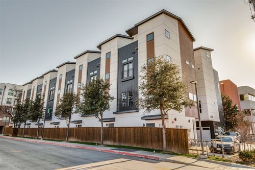 206-4208 Live Oak St, Dallas, TX, 75204-6733 | Card Image