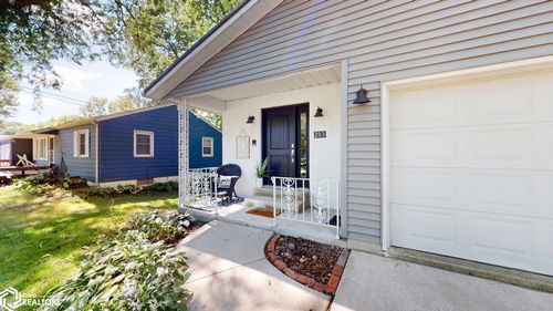 203 B 26th Ave S, Clear Lake, IA, 50428-2902 | Card Image