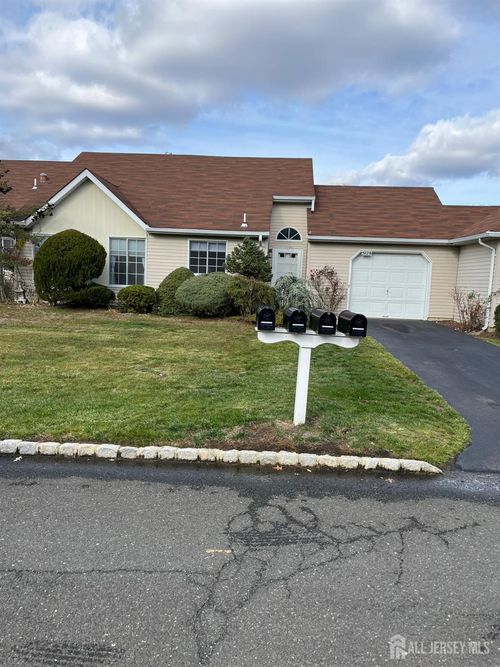 b-572 Nutley Dr, Monroe, NJ, 08831 | Card Image