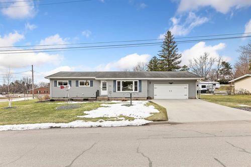 804 Golf Rd, Black River Falls, WI, 54615-1164 | Card Image