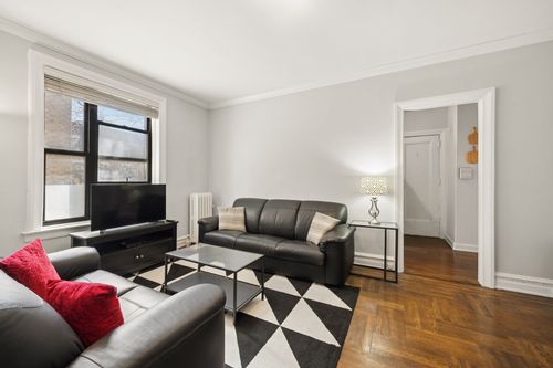 44-860 W 181st St, New York, NY, 10033-4451 | Card Image