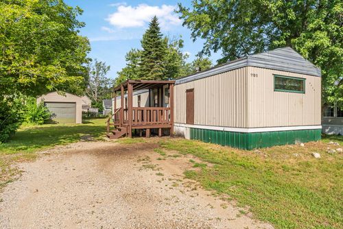 1105 Dandy St, Cadillac, MI, 49601-1243 | Card Image