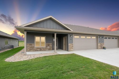 608 Ash Creek Dr Drive, Beresford, SD, 57004 | Card Image