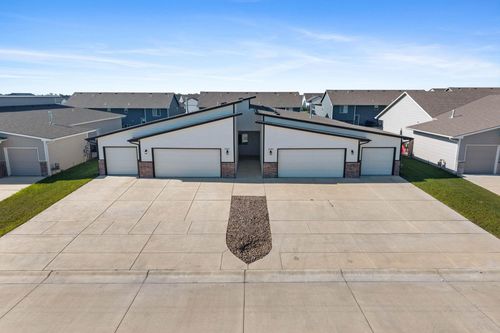 5287 N Toben Ct, Bel Aire, KS, 67226-8839 | Card Image