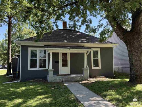 727 Thurston St, Manhattan, KS, 66502-5655 | Card Image