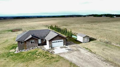 95051 Township Road 722, House detached with 5 bedrooms, 3 bathrooms and null parking in Beaverlodge AB | Image 1