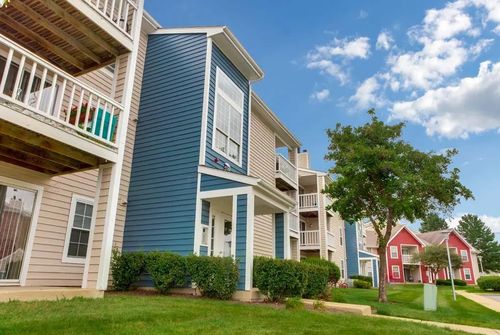 2d-4126 Chesapeake Dr, Aurora, IL, 60504-5119 | Card Image