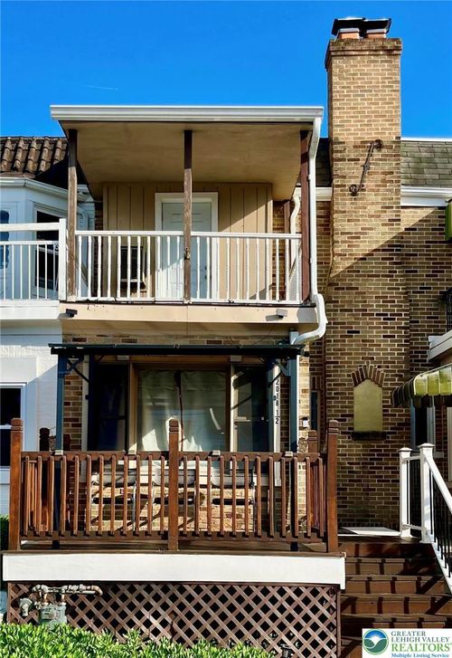 2018 W Washington St, Allentown, PA, 18104-4035 | Card Image