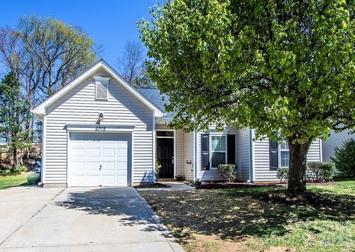 4018 Far West Dr, Charlotte, NC, 28269-1746 | Card Image