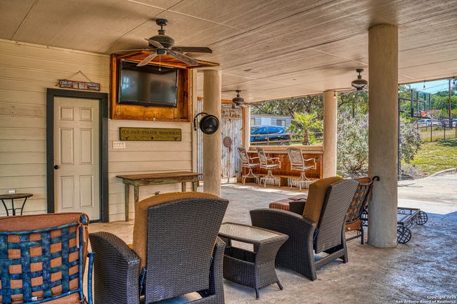 914 Pebble Beach Dr Nw, House other with 2 bedrooms, 2 bathrooms and null parking in Lakehills TX | Image 33