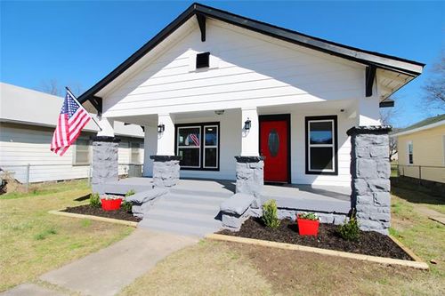 907 E 3rd St, Okmulgee, OK, 74447-7416 | Card Image