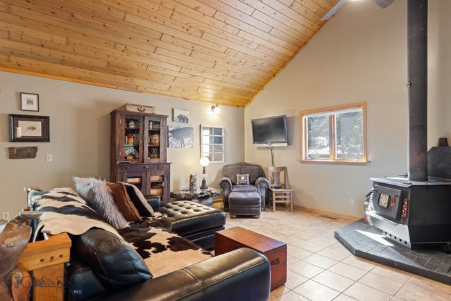 486 Jardine Rd, House other with 3 bedrooms, 2 bathrooms and null parking in Gardiner MT | Image 6