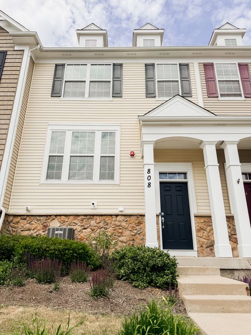 808 E Wing St, Arlington Heights, IL, 60004-6379 | Card Image