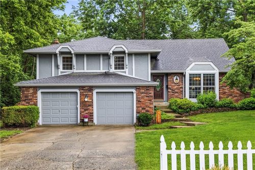 4507 E 107th Ter, Kansas City, MO, 64137-1836 | Card Image