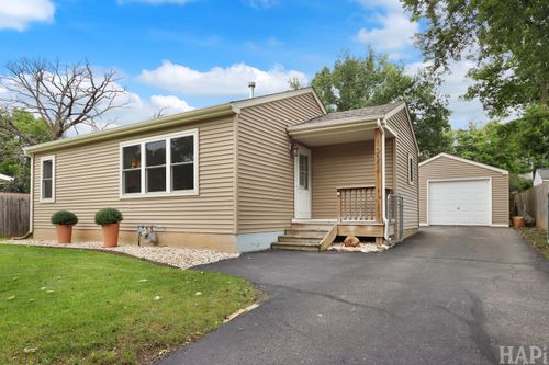 9004 Shady Ln, Wonder Lake, IL, 60097-8421 | Card Image