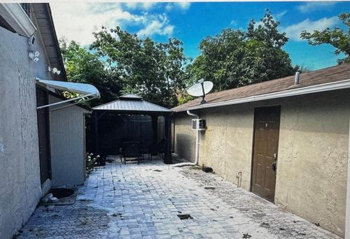 2403 Oswego Ave, West Palm Beach, FL, 33409-5162 | Card Image