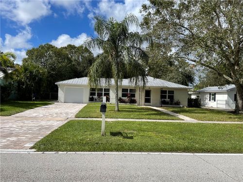 2063 34th Ave, Vero Beach, FL, 32960-2437 | Card Image