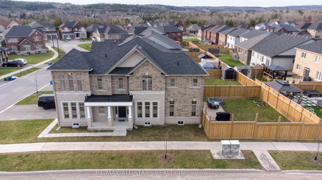 44 Bromont Dr, House other with 4 bedrooms, 4 bathrooms and 4 parking in Millbrook ON | Image 4