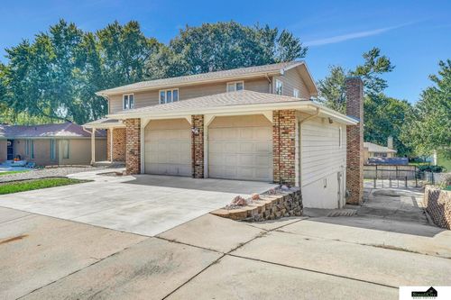 5435 Tipperary Trl, Lincoln, NE, 68512-1452 | Card Image