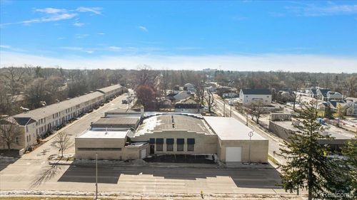 500 Auburn Ave, Pontiac, MI, 48342-3216 | Card Image