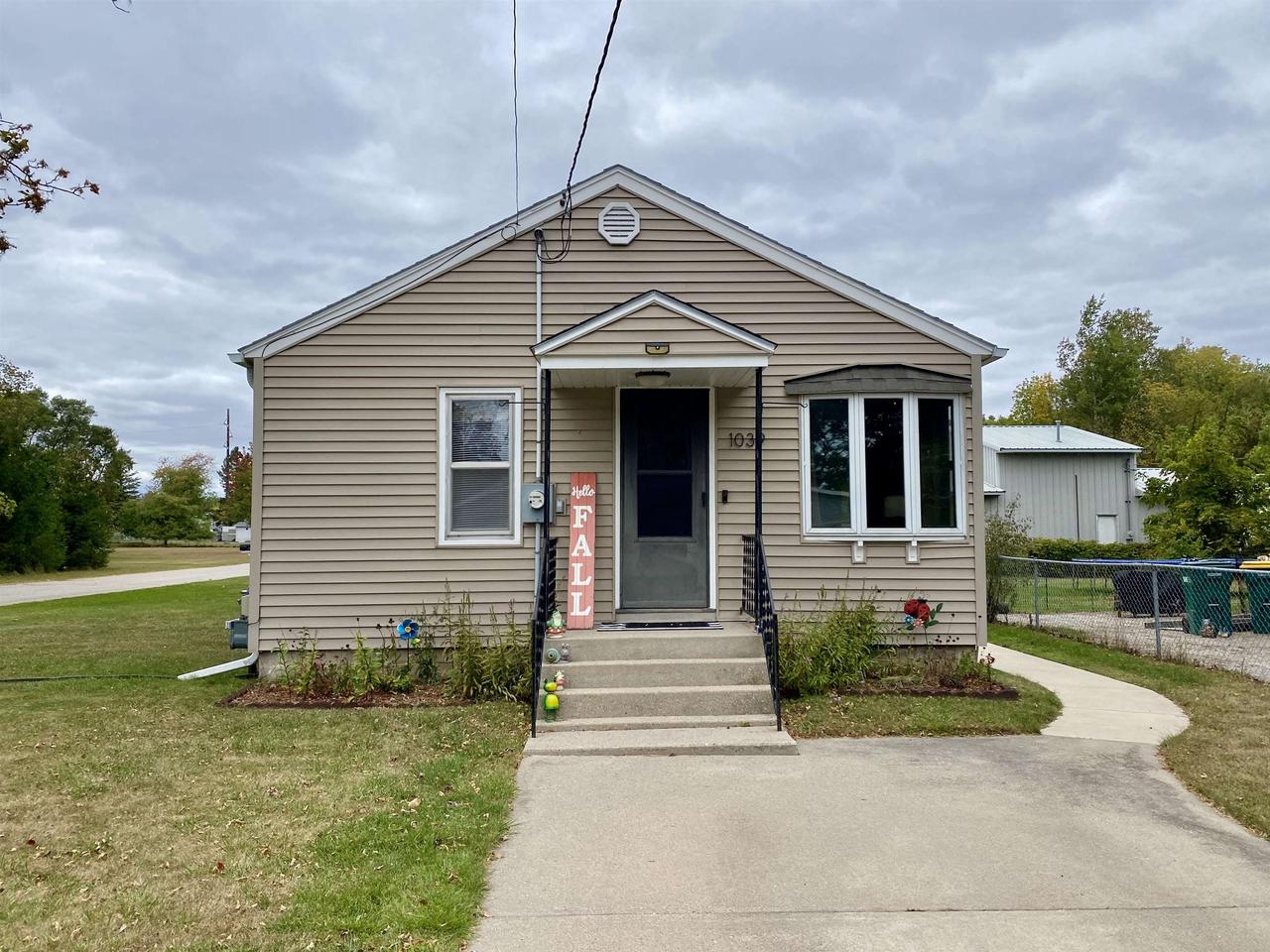 Hockridge St, Marinette, WI 54143