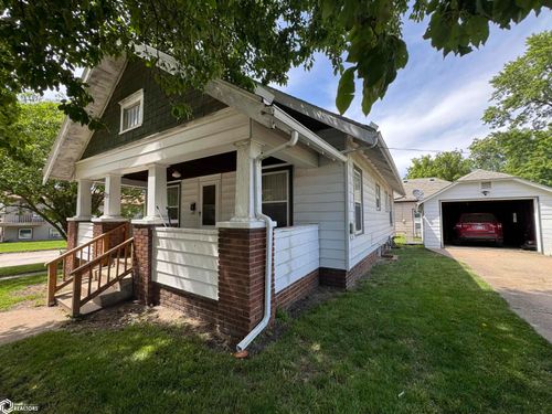 307 W Mills St, Creston, IA, 50801-2352 | Card Image