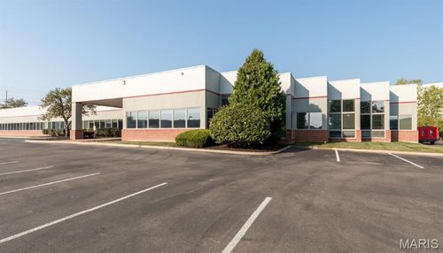 707 Spirit 40 Park Dr, Chesterfield, MO, 63005-1138 | Card Image