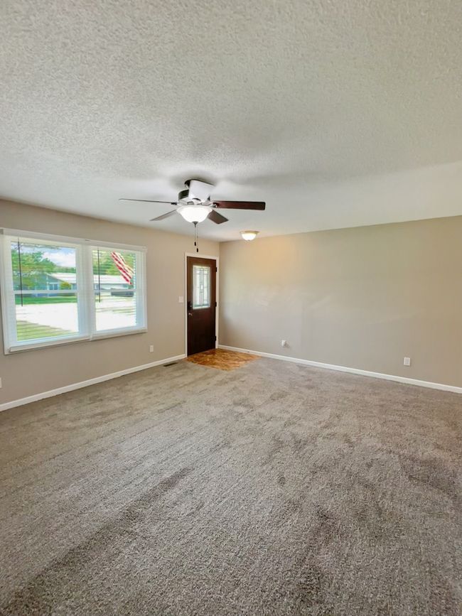5411 S Brookstone Dr, House other with 3 bedrooms, 2 bathrooms and 2 parking in Rochelle IL | Image 4
