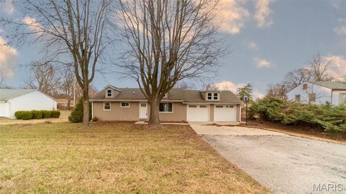 204 Hillsdale Dr, Ballwin, MO, 63011-3012 | Card Image