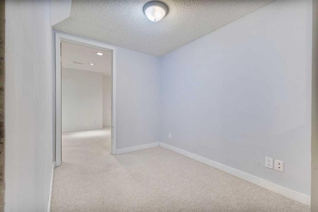 18 Mt Selkirk Place Se, House other with 5 bedrooms, 3 bathrooms and 4 parking in Calgary AB | Image 33