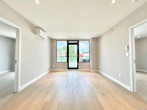 4b-32 105th St, East Elmhurst, NY, 11369-2518 | Card Image
