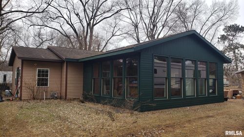 411 S 11th Street, Oquawka, IL, 61469 | Card Image